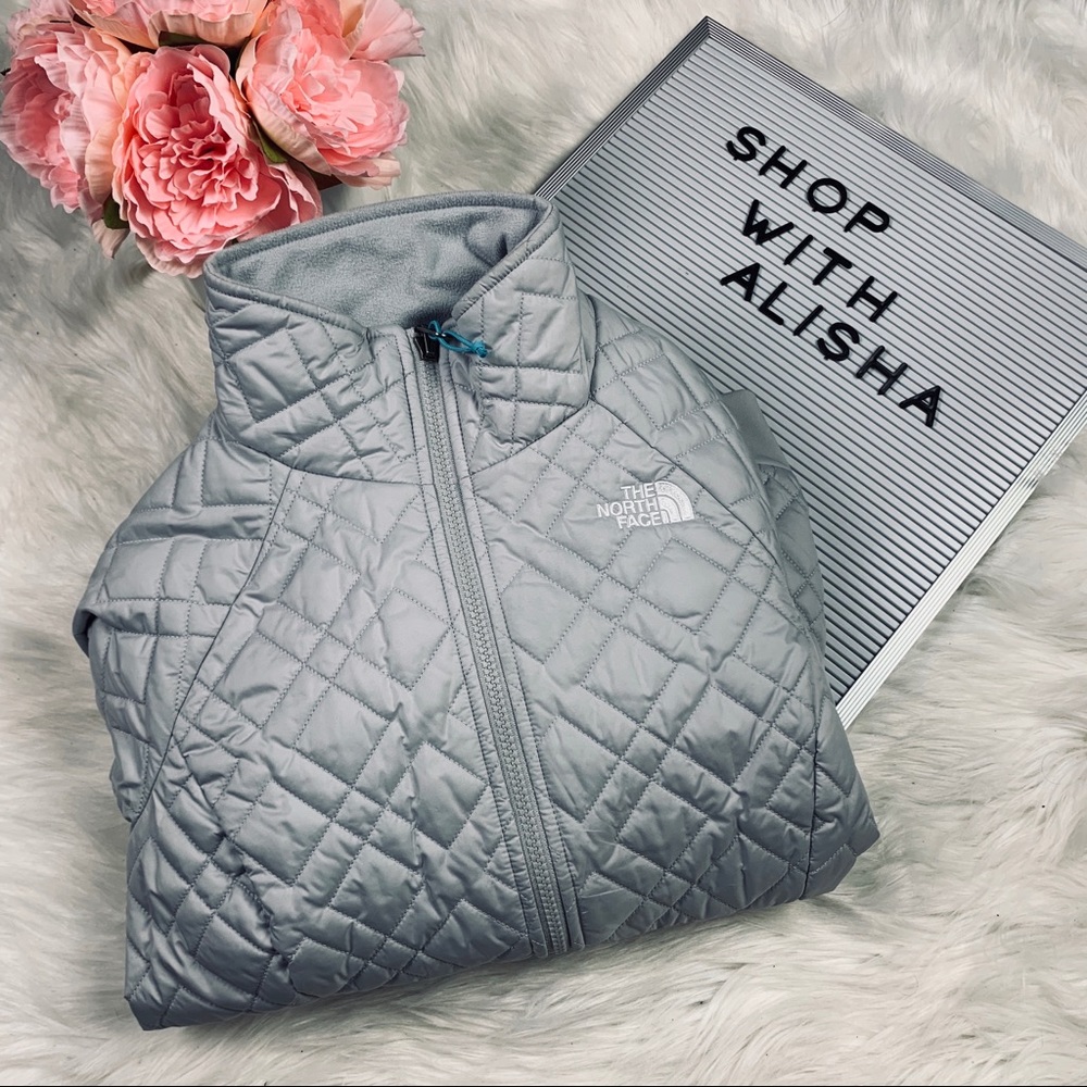 Like New Light Gray North Face Jacket